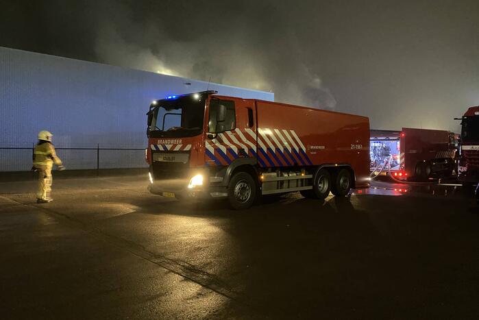 Hevige brand in vrachtwagen