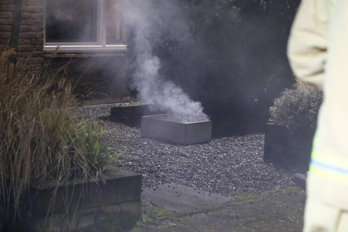 Veel rook bij schoorsteenbrand