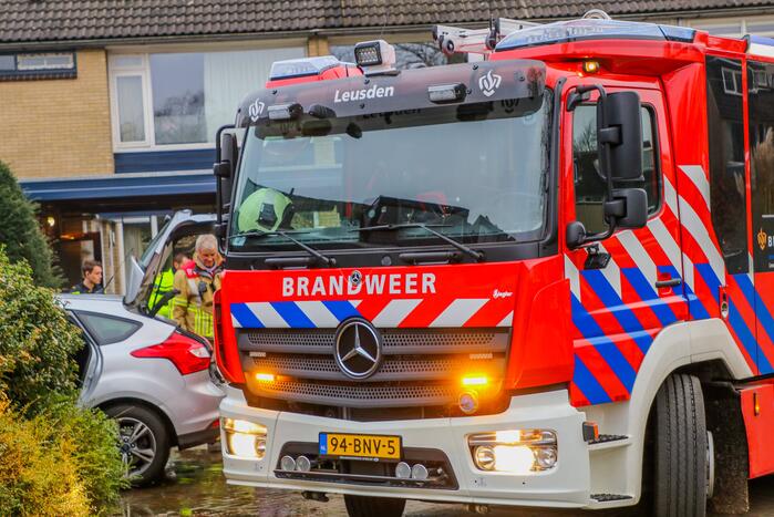 Beginnende brand in auto