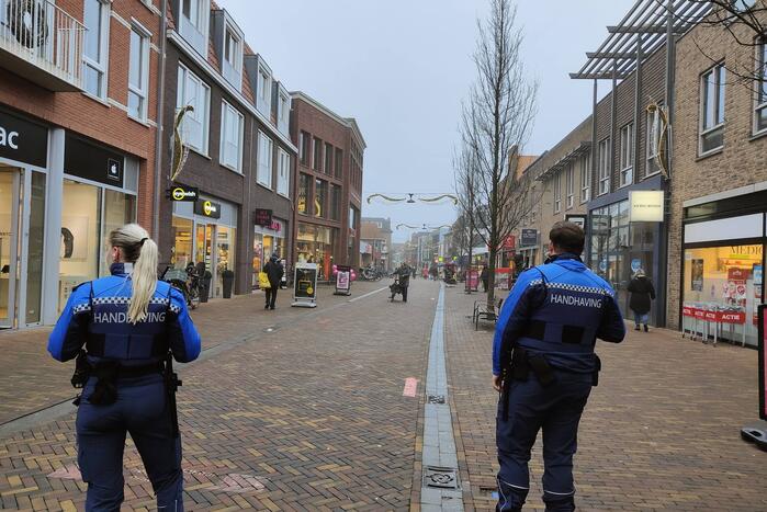 Winkels heropend onder toeziend oog van handhavers na lockdown
