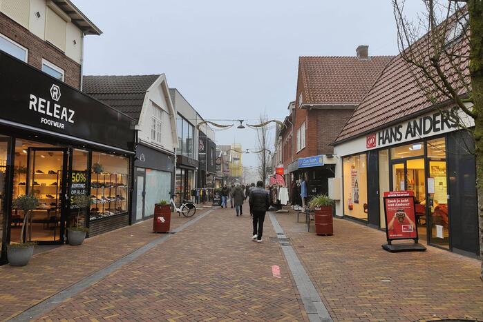 Winkels heropend onder toeziend oog van handhavers na lockdown