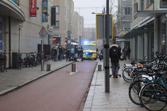 Scooterrijder en voetganger in botsing