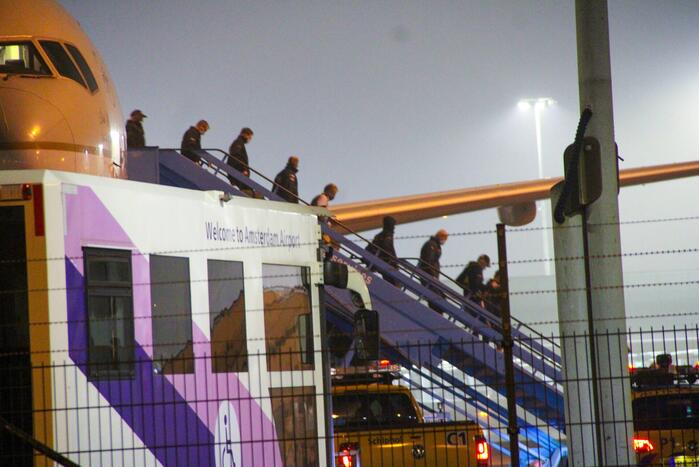 Mist op Eindhoven Airport zorgt voor vastzittende Dakar-deelnemers in vliegtuig