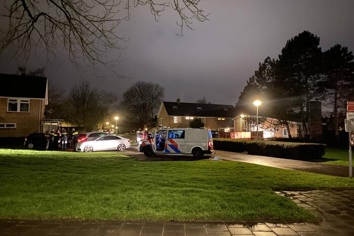 Veel politie aanwezig in woonwijk