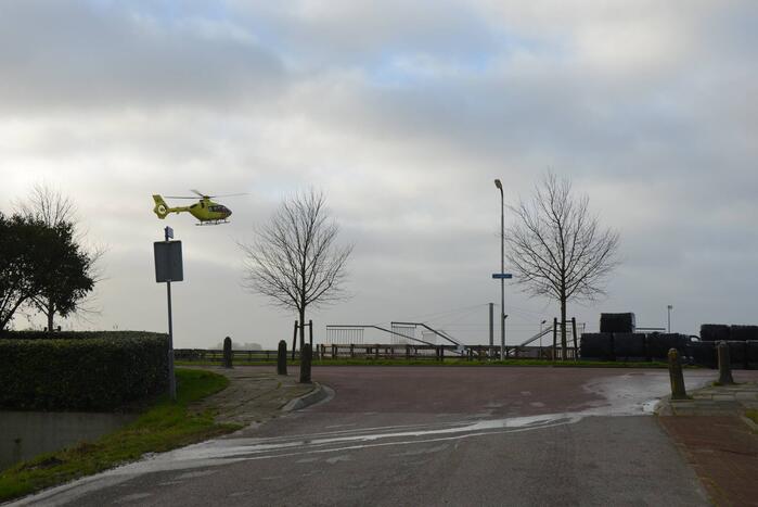 Persoon zwaargewond bij verkeersongeval