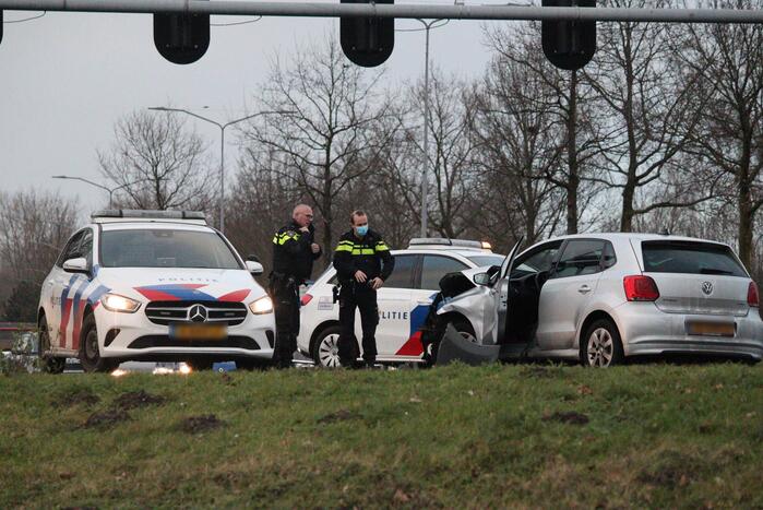 Veel schade na botsing tussen twee voertuigen