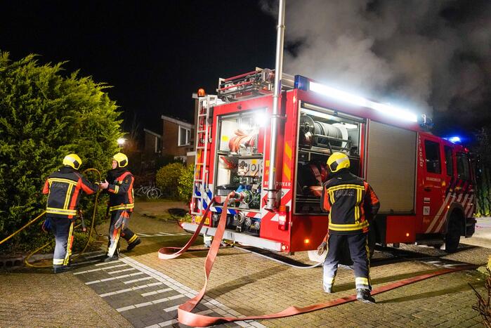 Veel rook bij brand in garage