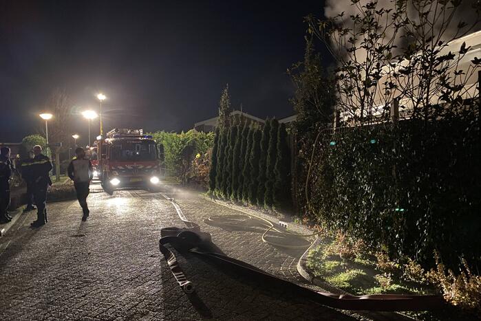 Veel rook bij brand in garage
