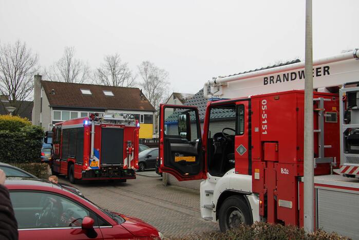 Brandweer controleert schoorsteen na brand