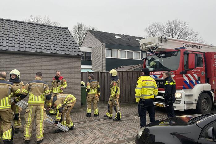 Brandweer controleert schoorsteen na brand