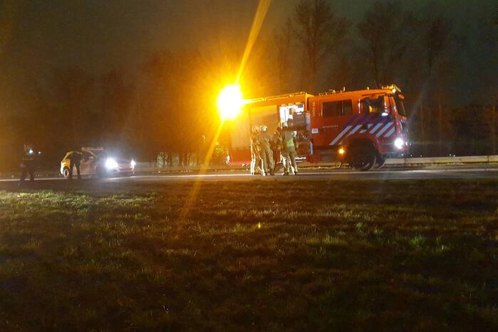 Veel schade bij botsing tussen vrachtwagen en auto