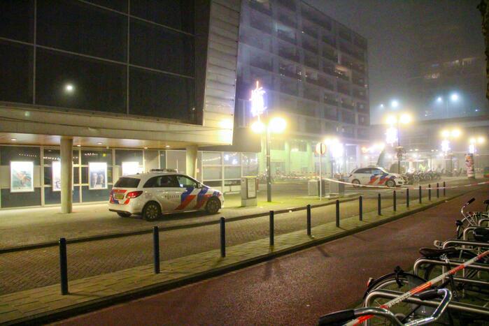 Politie doet onderzoek naar steekincident op straat