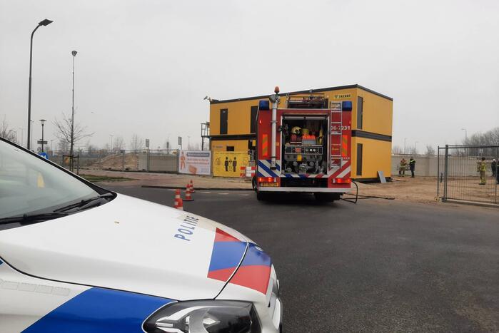 Brandweer blust brand in keet