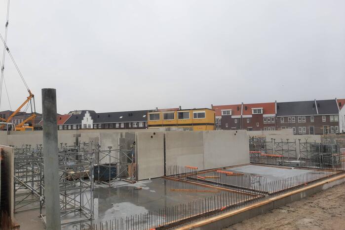 Brandweer blust brand in keet