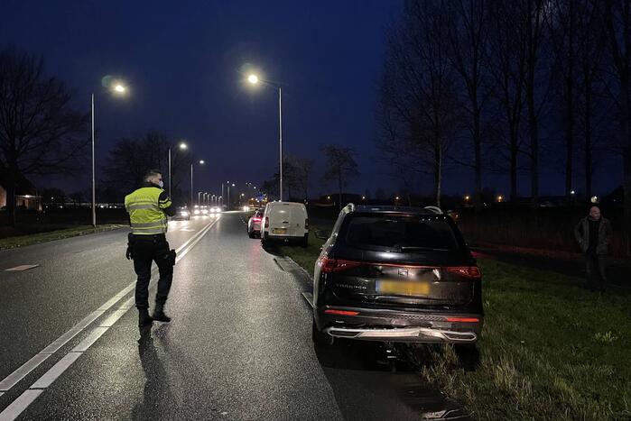 Kop-staart botsing tussen meerdere voertuigen