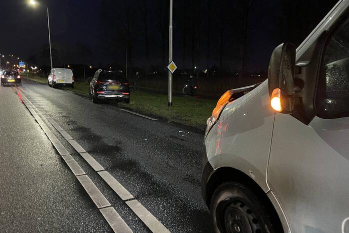 Kop-staart botsing tussen meerdere voertuigen