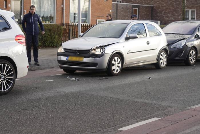 Kettingbotsing tussen drie voertuigen