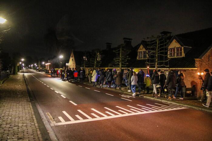 Stille lichtjes tocht door dorp