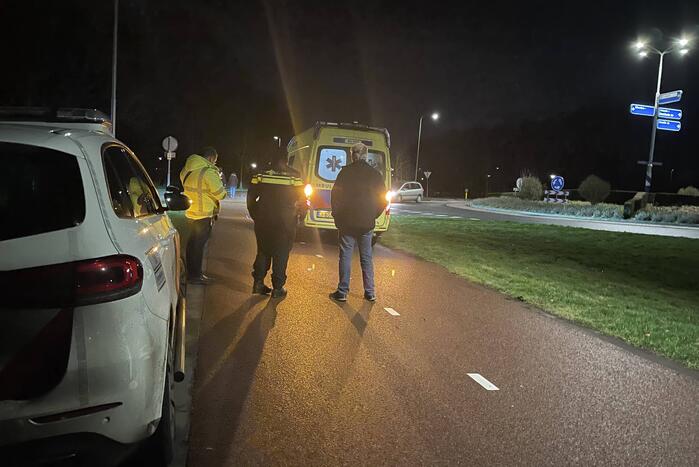 Fietser aangereden door auto, automobilist gevlucht