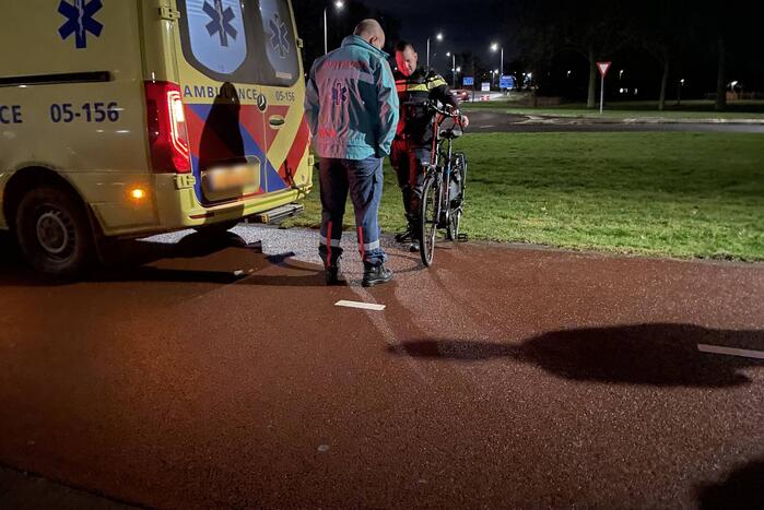 Fietser aangereden door auto, automobilist gevlucht