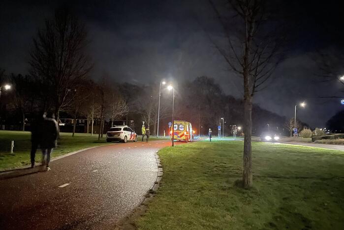 Fietser aangereden door auto, automobilist gevlucht