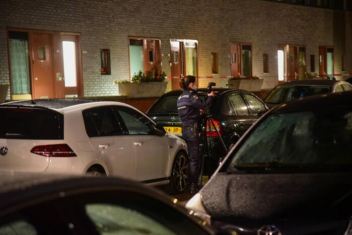 Politie onderzoekt schietpartij bij woning