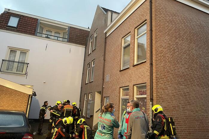 Veel rook bij brand in portiekwoning