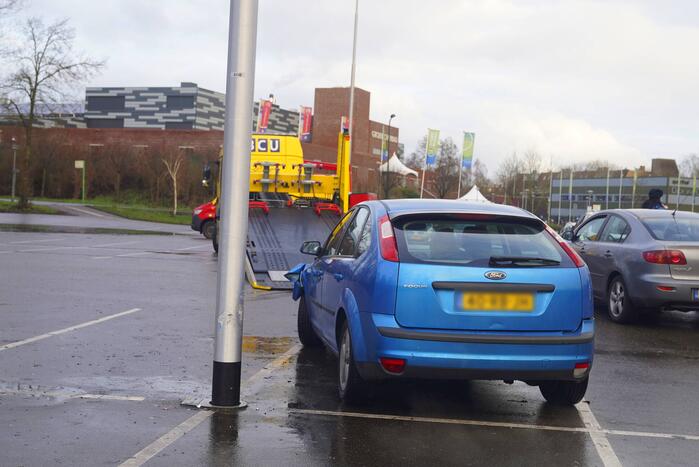 Gewonden door spekgladde parkeerplaats