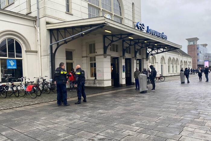Politie in kogelwerende vesten op NS-station