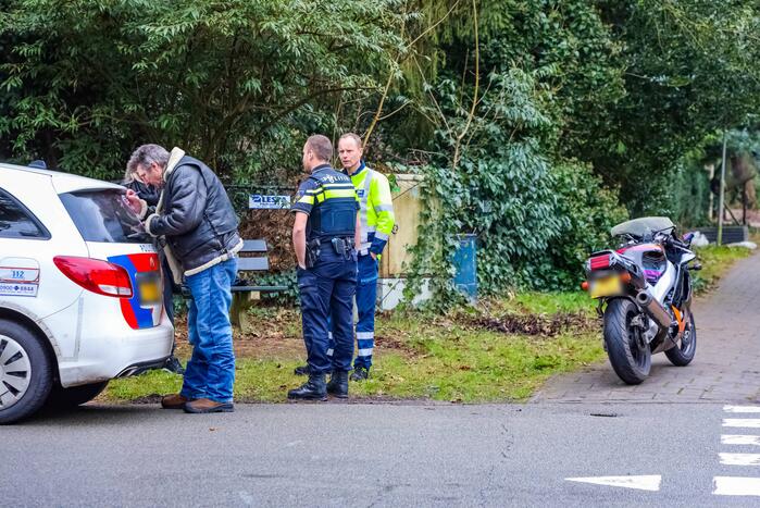 Aanrijding tussen motor en auto