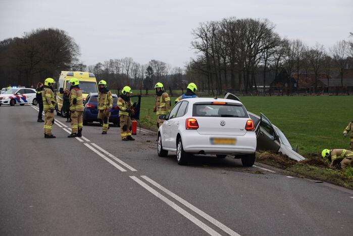 Automobilist belandt in sloot