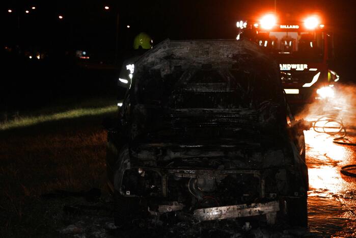 Auto verwoest door brand