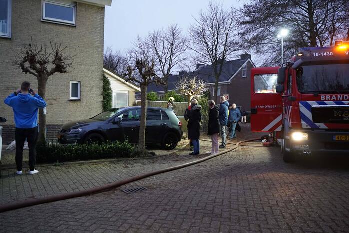 Lastige brand in kruipruimte van woning