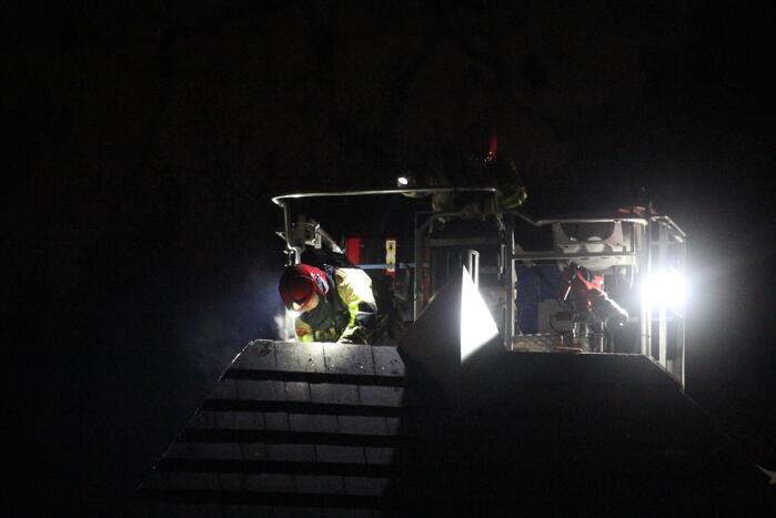 Schoorsteen geveegd na brand