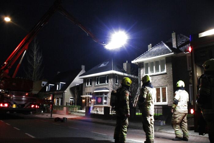 Brand in schoorsteen van woning