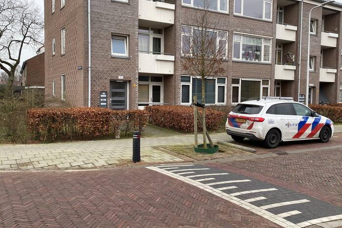 Politie doet onderzoek naar overleden persoon in woning