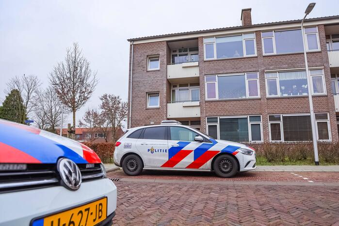 Politie doet onderzoek naar overleden persoon in woning