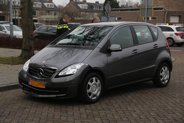 Schade aan meerdere voertuigen door ongeval