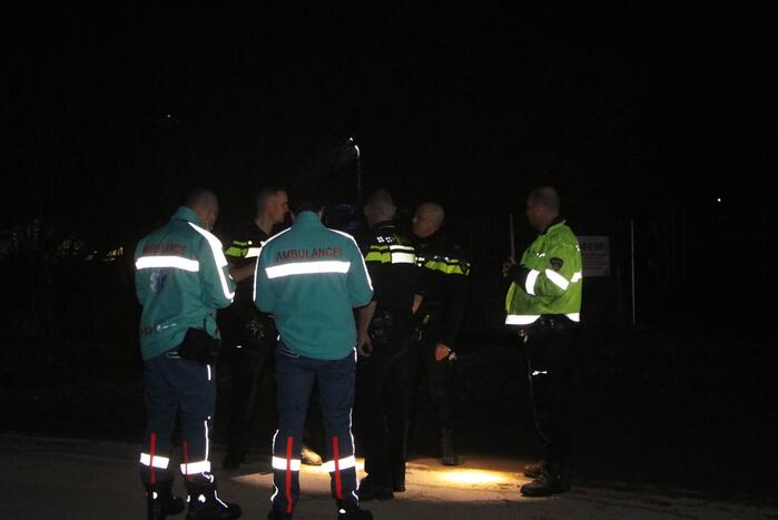 Voertuig vliegt in brand na wilde achtervolging