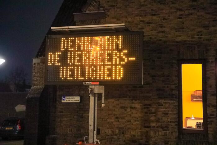 Demonstranten verzamelen zich bij Emmaüskerk in Soesterkwartier