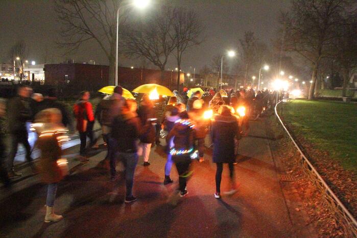 Grote opkomst bij lichtjestocht
