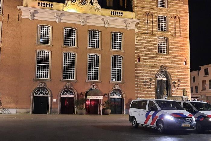 Grote opkomst bij lichtjestocht tegen coronamaatregelen