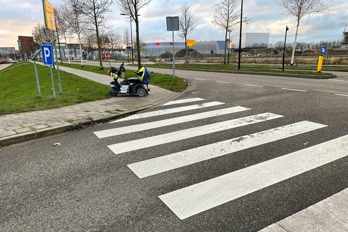 Scootmobieler gewond naar ziekenhuis