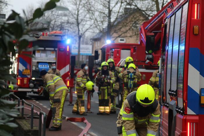 Veel rookontwikkeling bij brand in woning