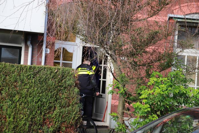 Veel politie ingezet bij vreemde lucht uit woning