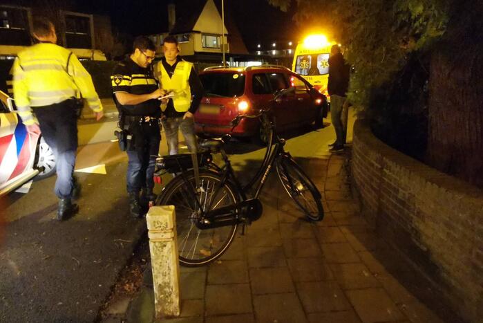 Persoon op E-bike aangereden door auto