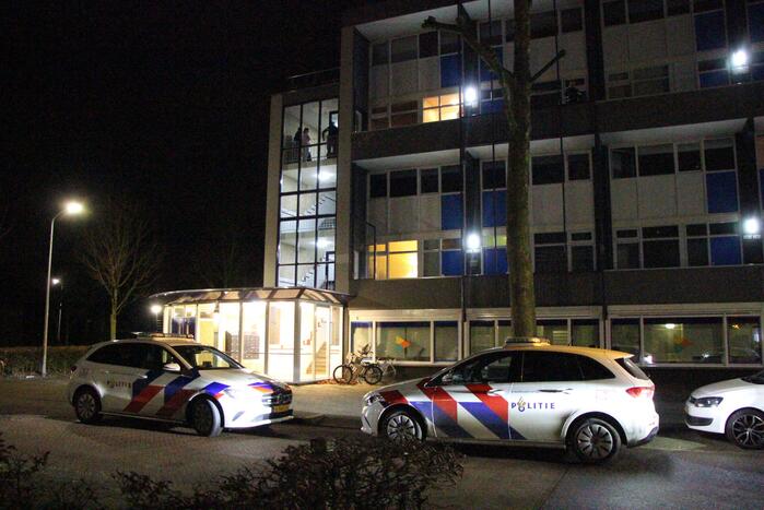 Grote politie-inzet na melding in flat
