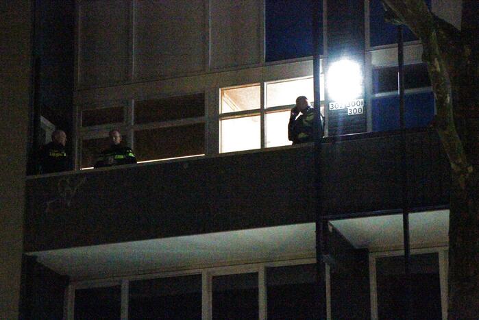 Grote politie-inzet na melding in flat