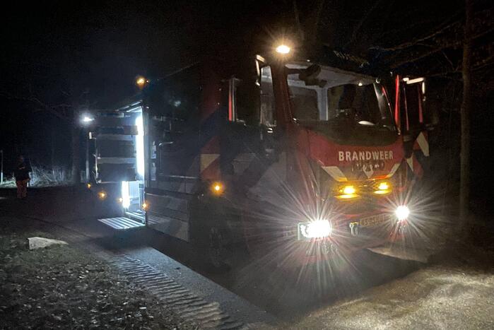 Gevaarlijke boom over de weg verwijderd