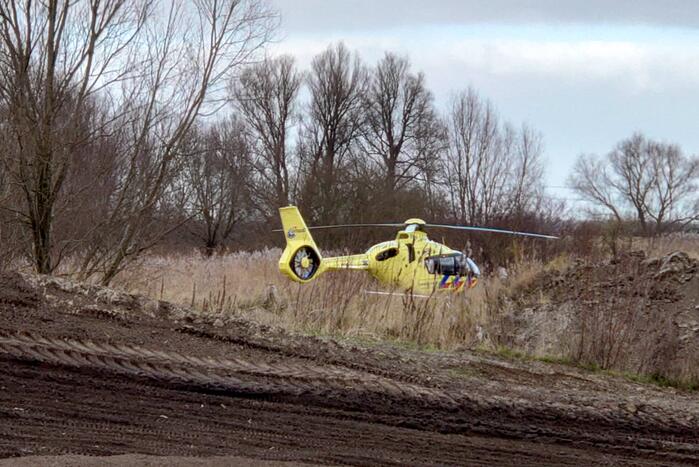 Twee motorcrosser zwaargewond bij botsing